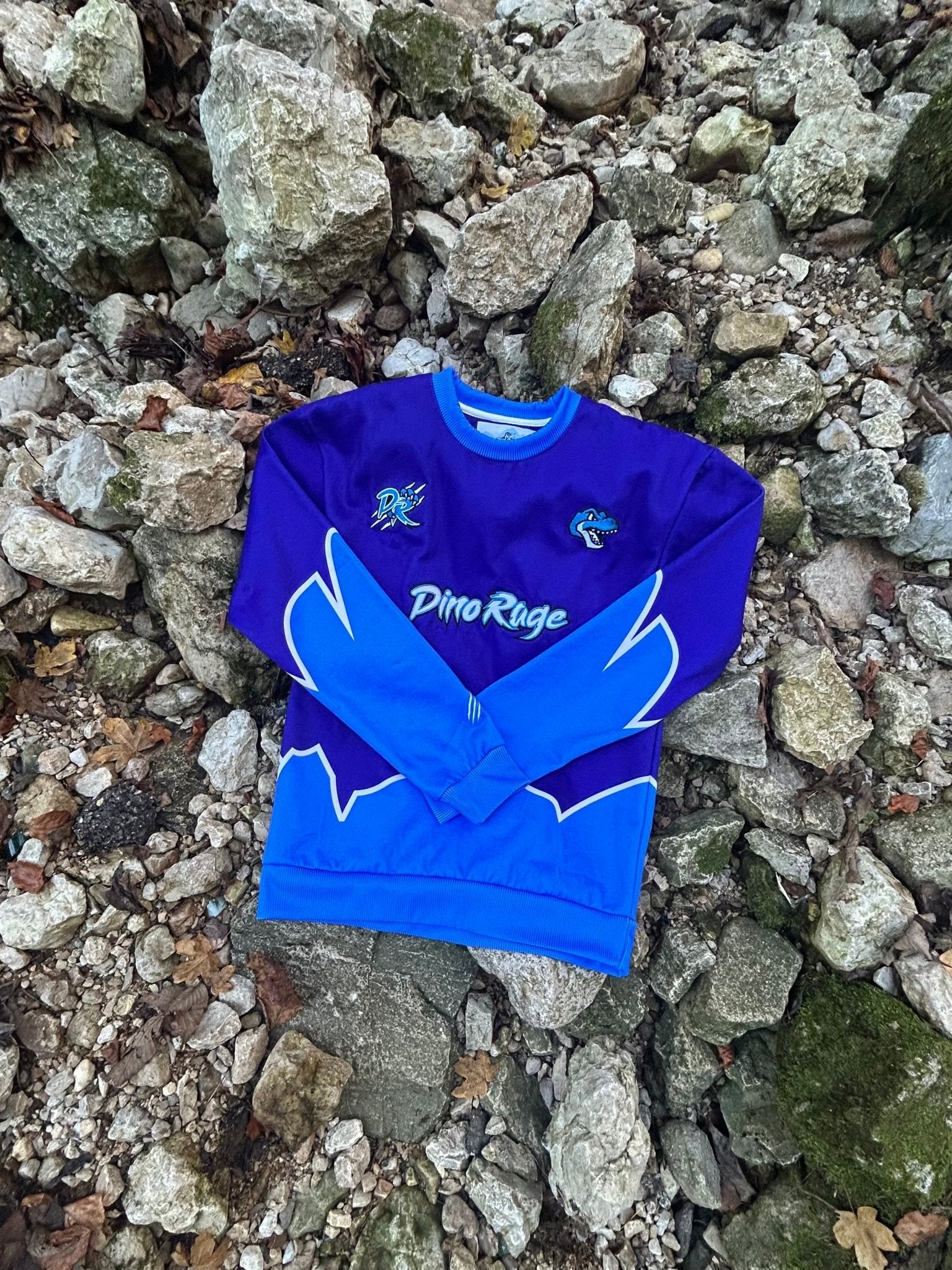 Crewneck "MOUNTAIN" - DEEP NAVY
Dino Rage
Dino Rage Clothing
Streetwear Dinosaur
Dinosaur Clothing
Clothing Dinosaur
Clothing Brand Dinosaur
Marque indépendante
Marque de vetements
clothing brand
marque streetwear
clothing streetwear
Crewneck dinosaur
Blue Crewneck
Navy Crewneck
streetwear Crewneck