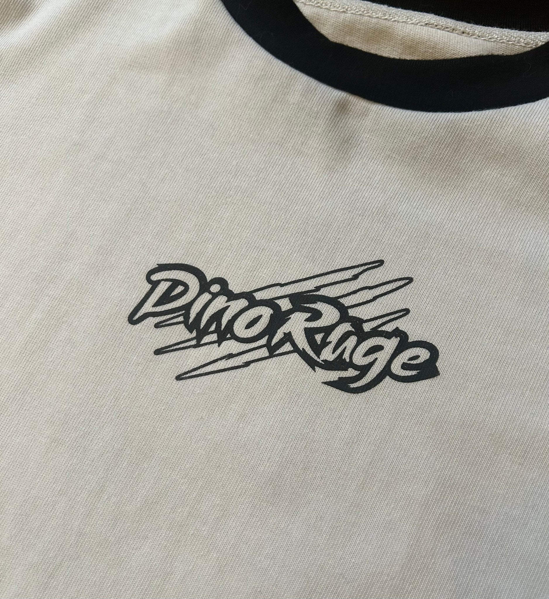 T-Shirt "RAGE" - BLACK
Dino Rage
Dino Rage Clothing
Streetwear Dinosaur
Dinosaur Clothing
Clothing Dinosaur
Clothing Brand Dinosaur
Marque indépendante
Marque de vetements
clothing brand
marque streetwear
clothing streetwear
tshirt dinosaur
t-shirt dinosaur